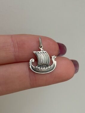 Vintage Silver Norse Viking Ship Detailed Boat Charm Pendant